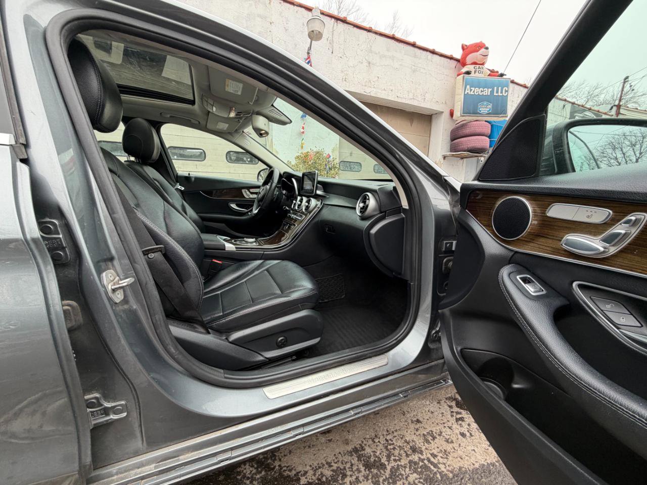 Used 2018 Mercedes-Benz C 300 4MATIC Sedan image 31