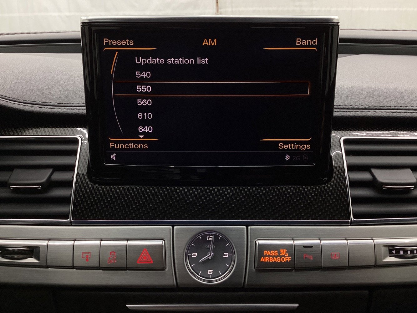 Used 2013 Audi S8 image 34