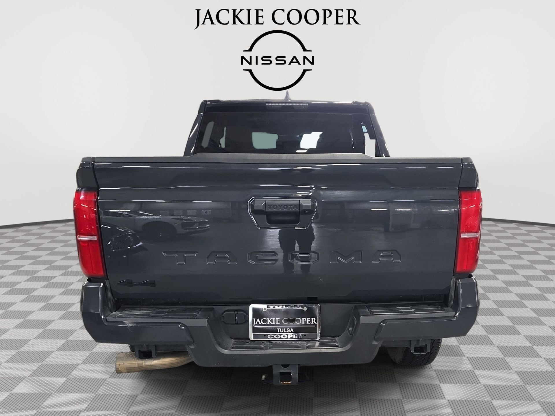 Used 2024 Toyota Tacoma TRD Off-Road image 6