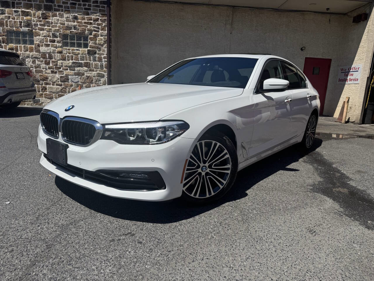 Used 2018 BMW 540i xDrive AWD/4WD image 2