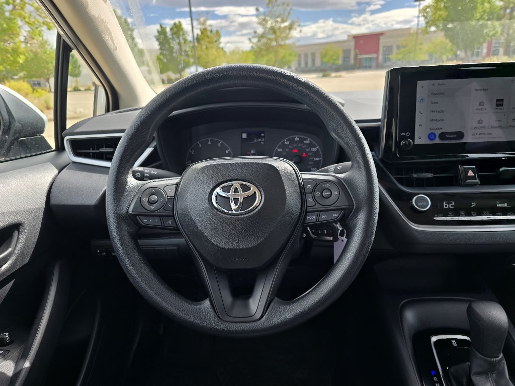Used 2025 Toyota Corolla LE FWD image 28