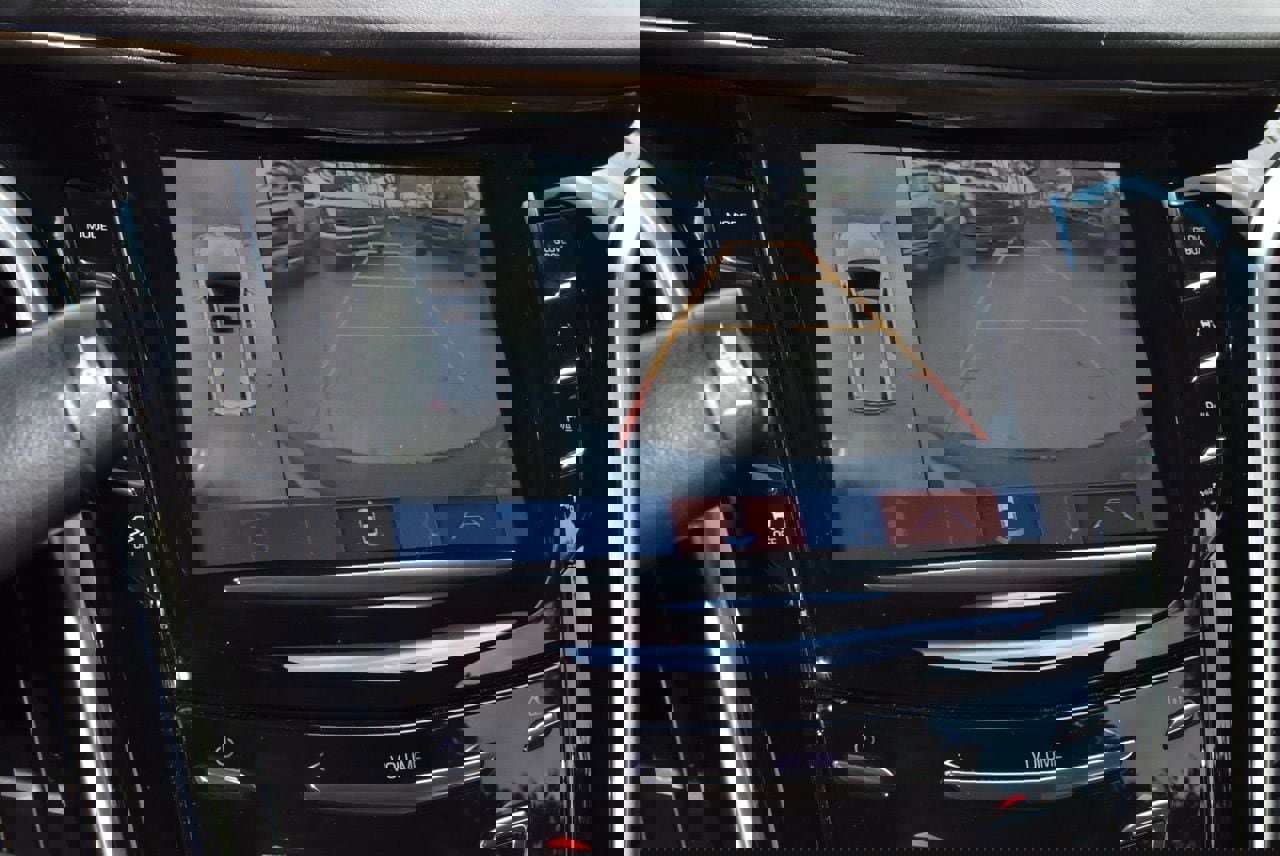 Used 2020 Cadillac Escalade Luxury image 30