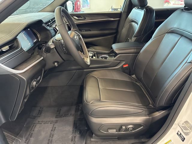 New 2025 Jeep Grand Cherokee L Limited w/ Luxury Tech Group II