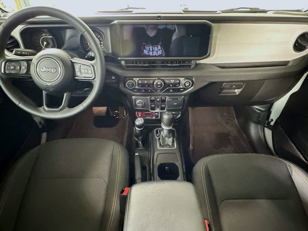Used 2024 Jeep Wrangler Willys image 18