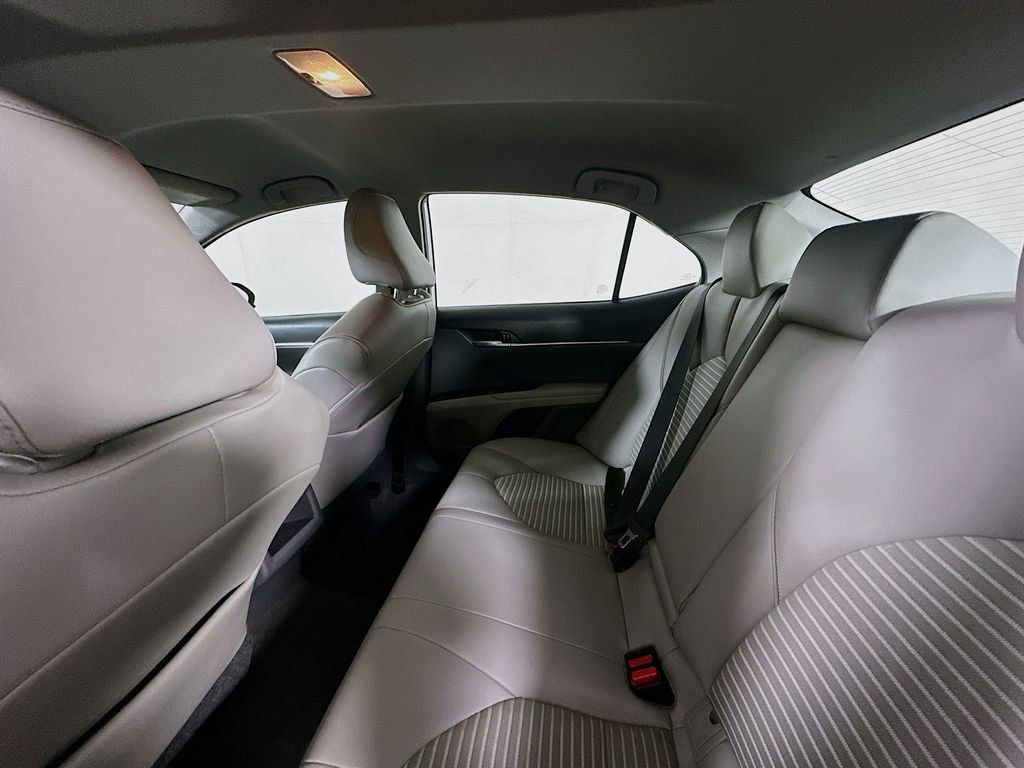Used 2021 Toyota Camry SE image 12