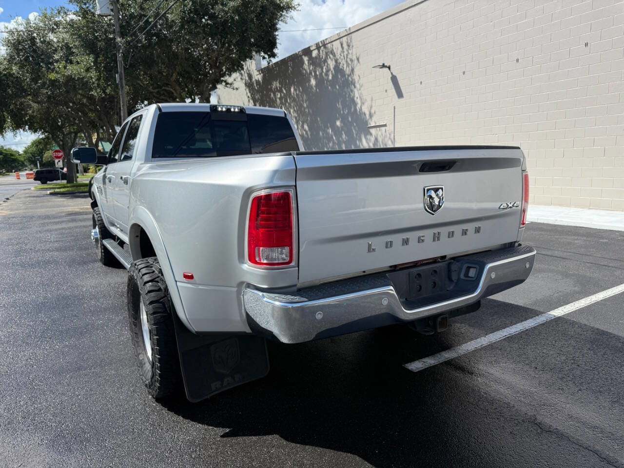 Used 2018 RAM 3500 Laramie Longhorn w/ Max Tow Package image 8