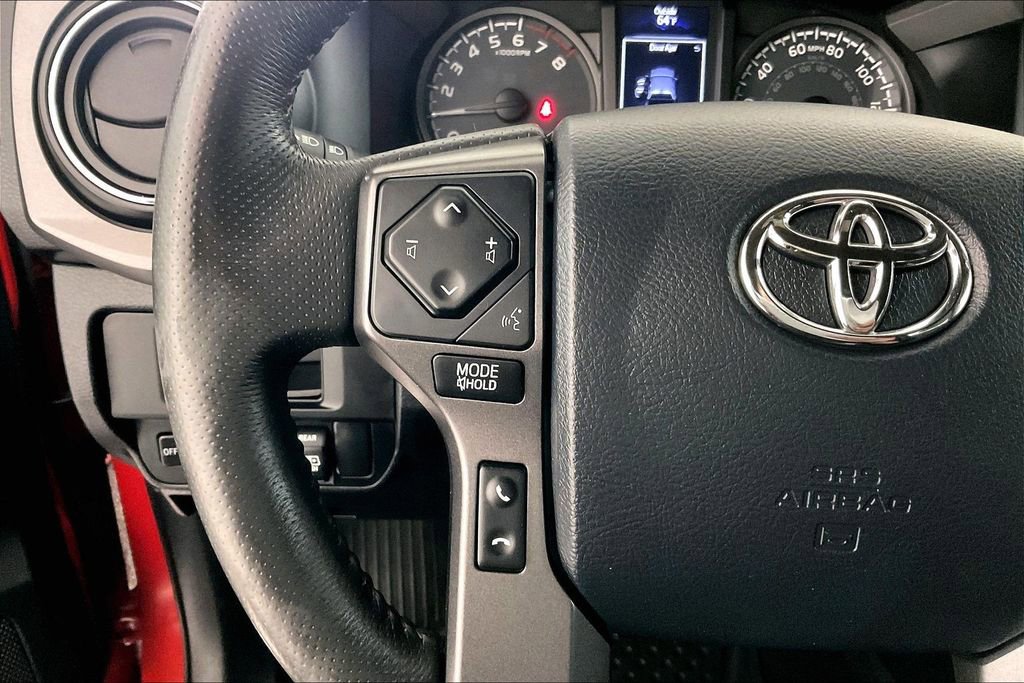 Used 2017 Toyota Tacoma TRD Sport w/ Tow Package (A/T) AWD/4WD image 11