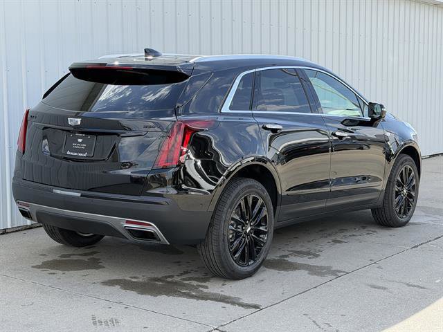 New 2026 Cadillac XT5 Premium Luxury w/ LPO, ONYX Package FWD image 4