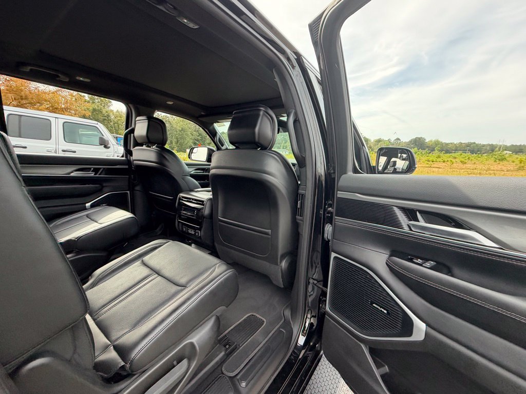 Used 2024 Jeep Wagoneer Series II AWD/4WD image 45