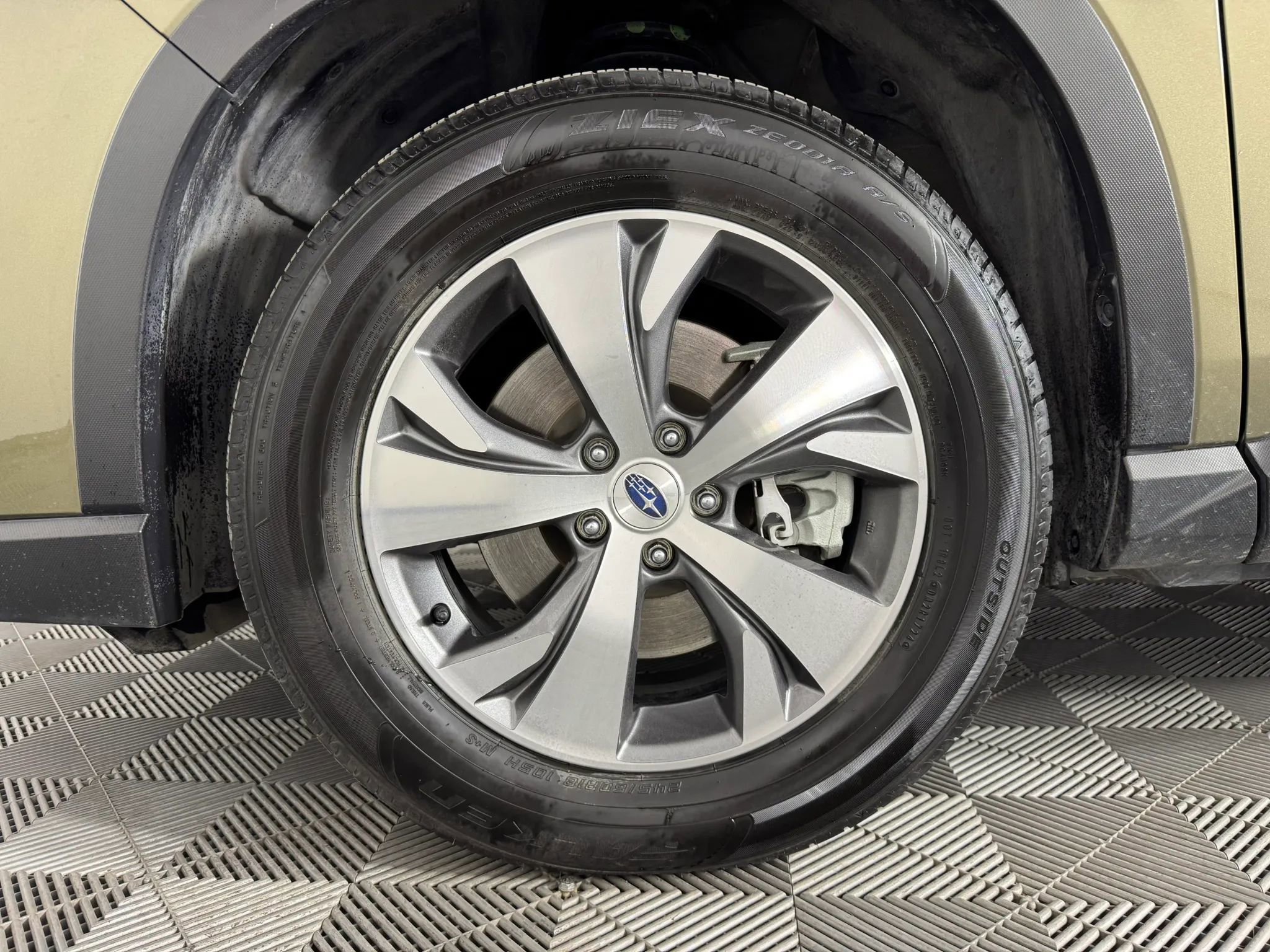 Used 2024 Subaru Ascent Premium w/ Convenience Package image 45