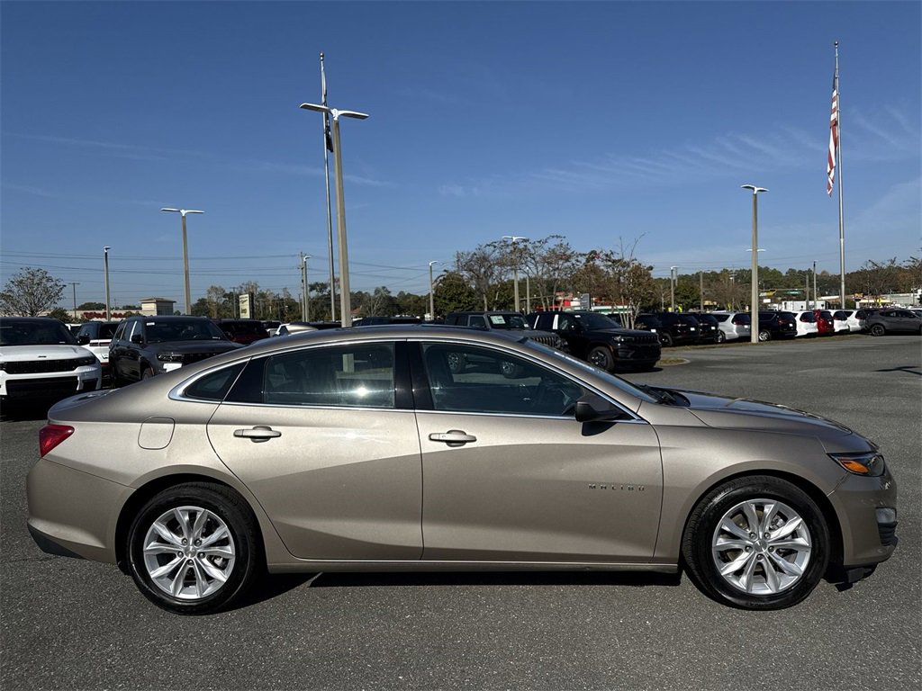 Used 2024 Chevrolet Malibu LT image 2