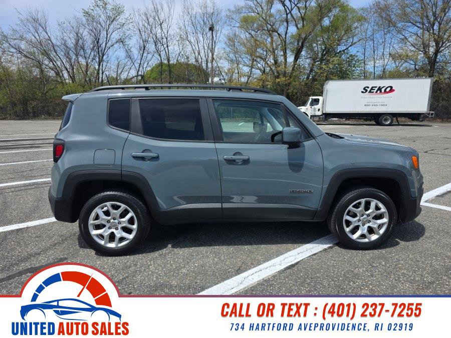 Used 2018 Jeep Renegade Latitude w/ Cold Weather Group AWD/4WD image 6