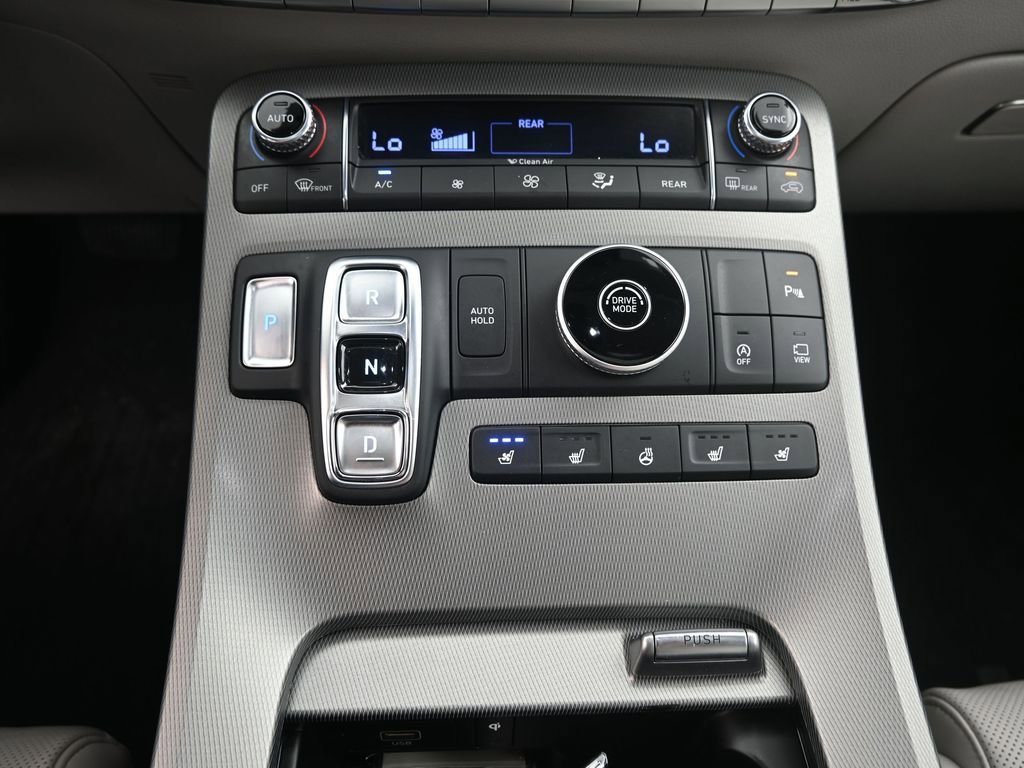 Used 2021 Hyundai Palisade Limited image 11