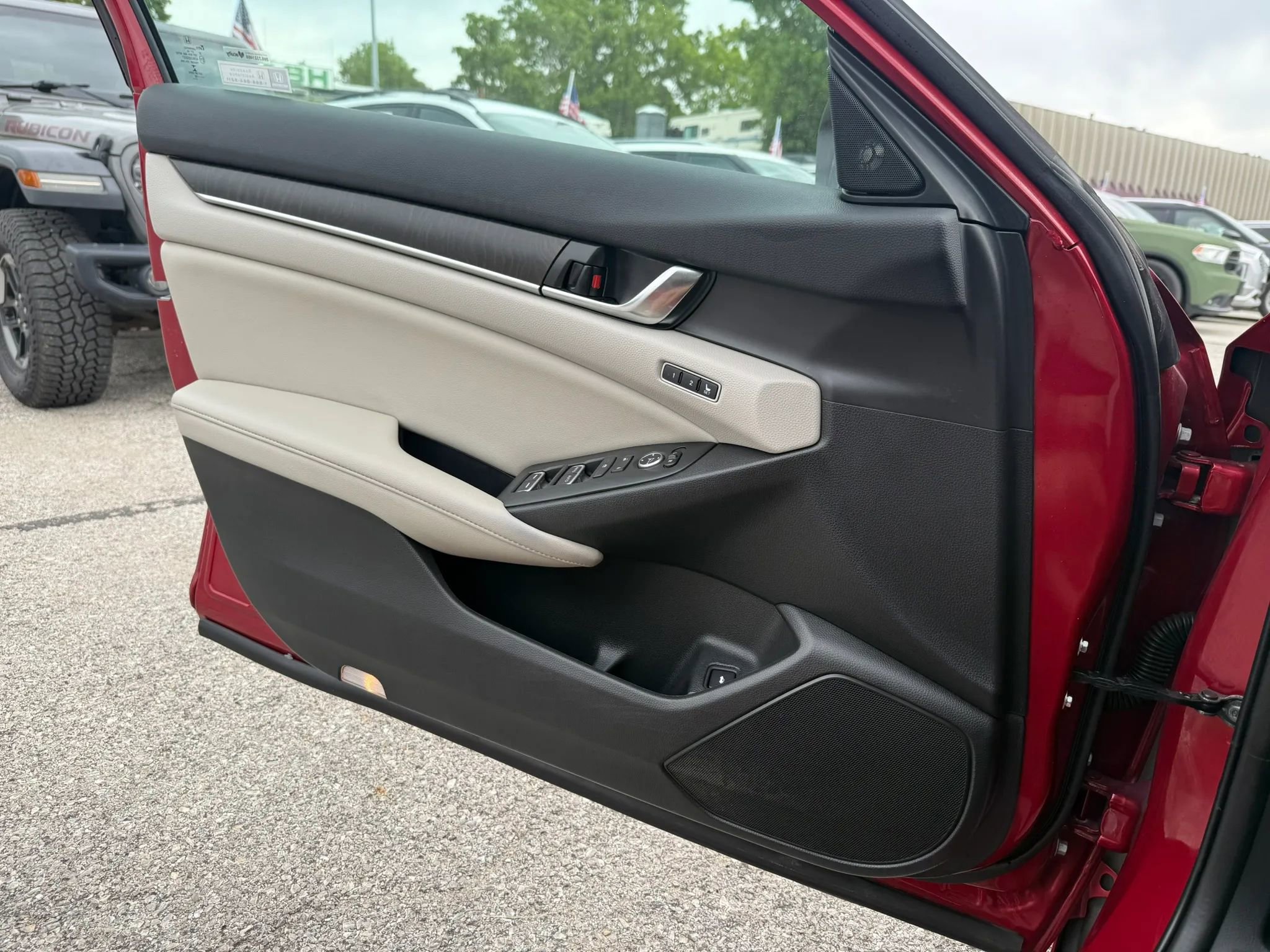 Used 2022 Honda Accord EX-L image 22