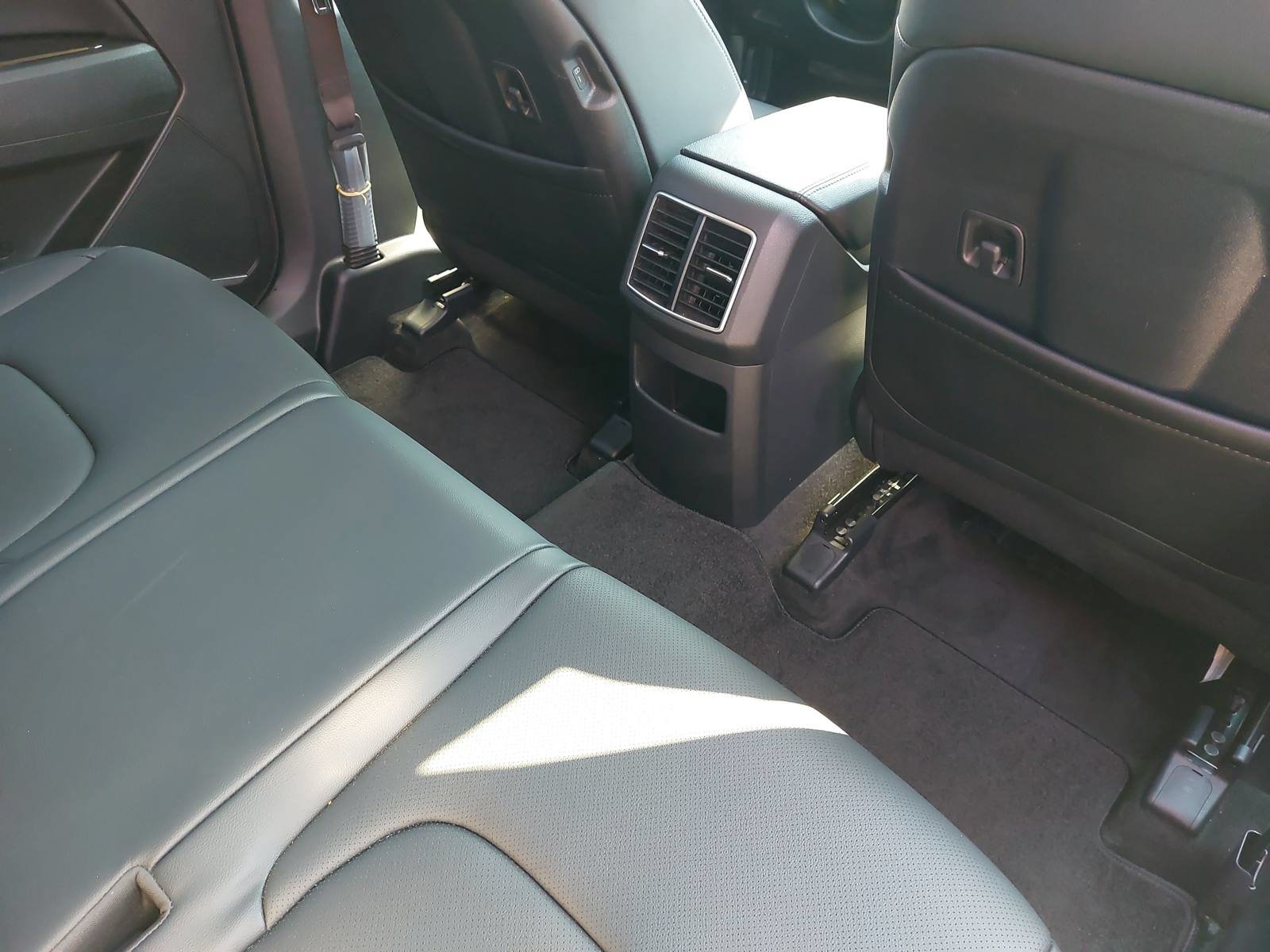 Used 2024 Kia Sportage EX FWD image 11