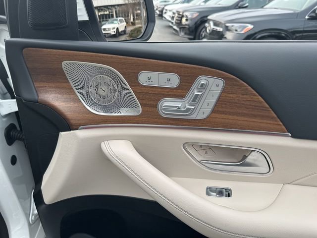 Used 2025 Mercedes-Benz GLS 450 4MATIC image 45