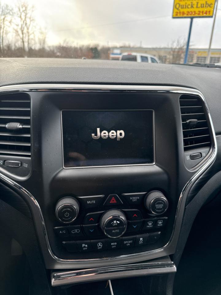 Used 2020 Jeep Grand Cherokee Laredo AWD/4WD image 6
