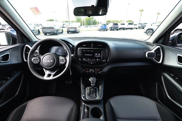 Used 2023 Kia Soul LX FWD image 27