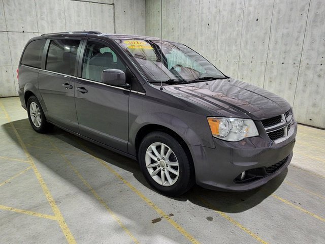 Used 2018 Dodge Grand Caravan SXT image 2