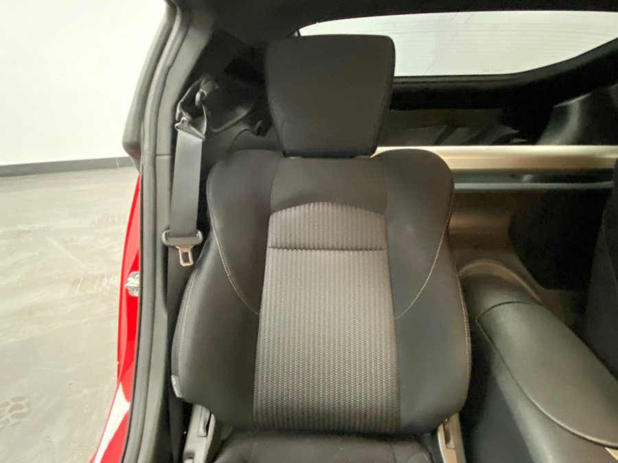 Used 2020 Nissan 370Z Coupe RWD image 23