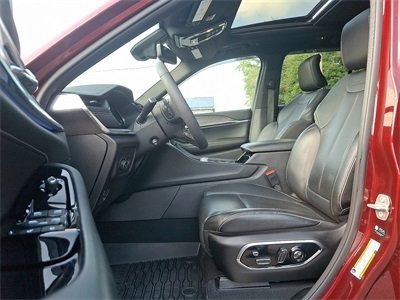 Used 2024 Jeep Grand Cherokee Overland w/ Luxury Tech Group IV image 11