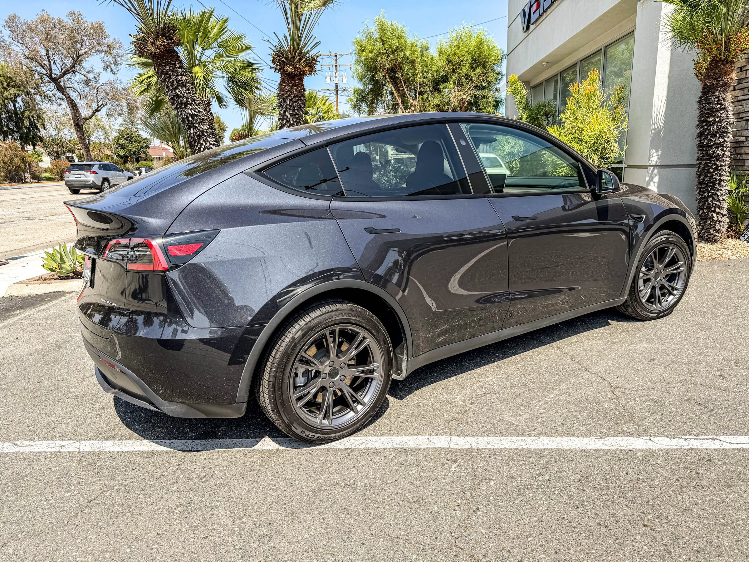 Used 2024 Tesla Model Y Long Range AWD/4WD image 8