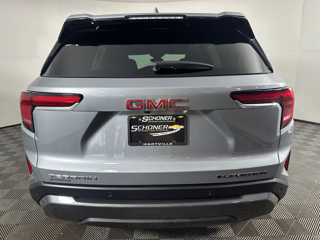 Used 2026 GMC Terrain Elevation image 3