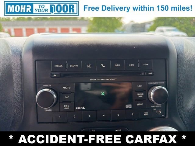 Used 2017 Jeep Wrangler Unlimited Sahara w/ Connectivity Group AWD/4WD image 14