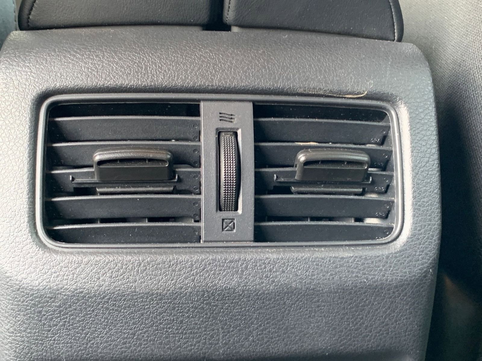 Used 2025 Nissan Rogue SV image 24