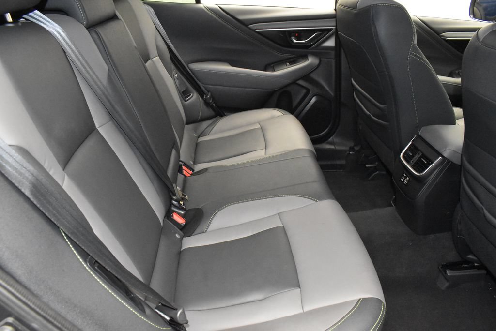 Used 2025 Subaru Outback Onyx Edition AWD/4WD image 30