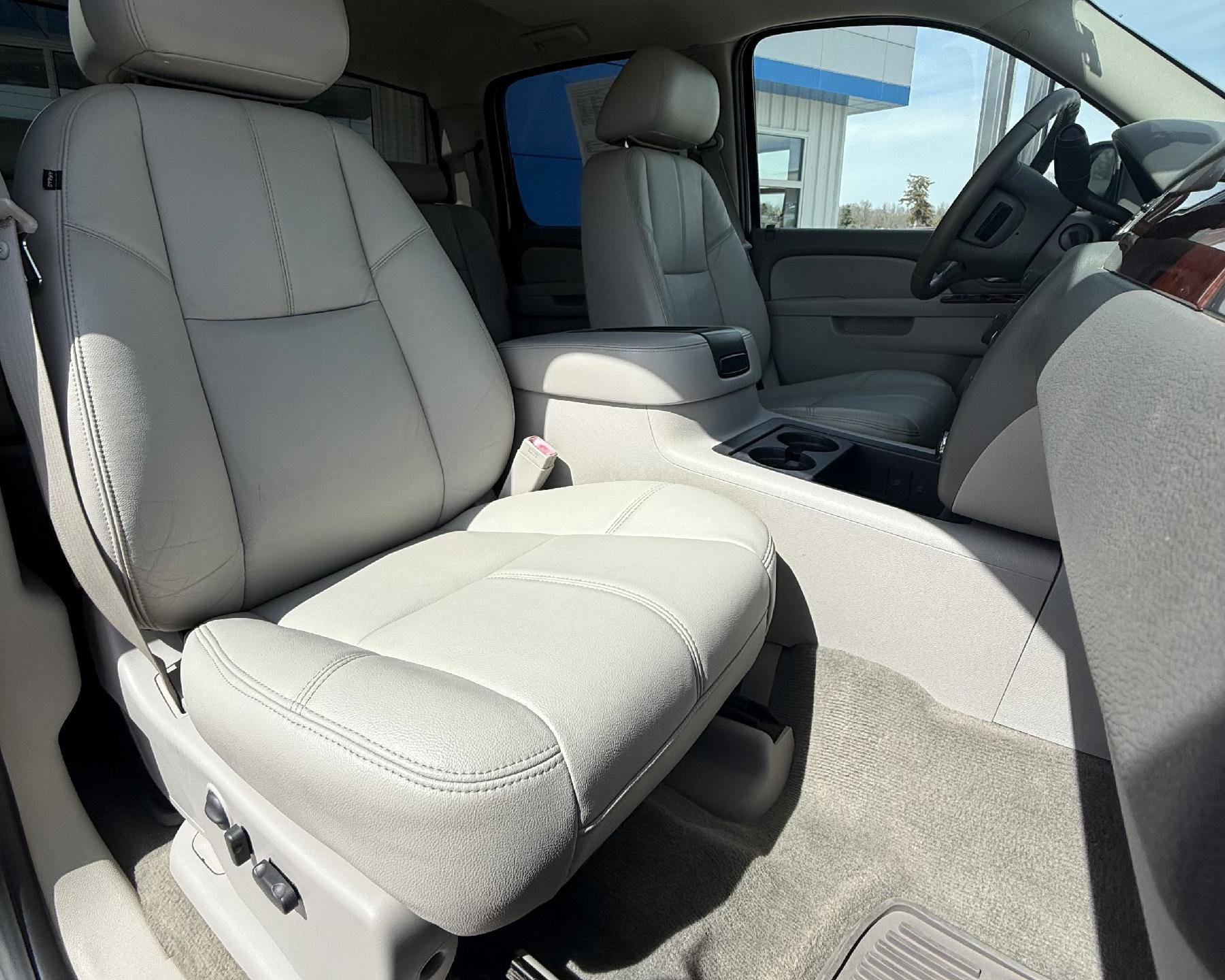 Used 2011 Chevrolet Silverado 1500 LTZ w/ Suspension Package, Off-Road AWD/4WD image 16