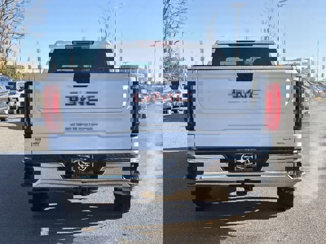 Used 2024 GMC Sierra 1500 SLT image 4