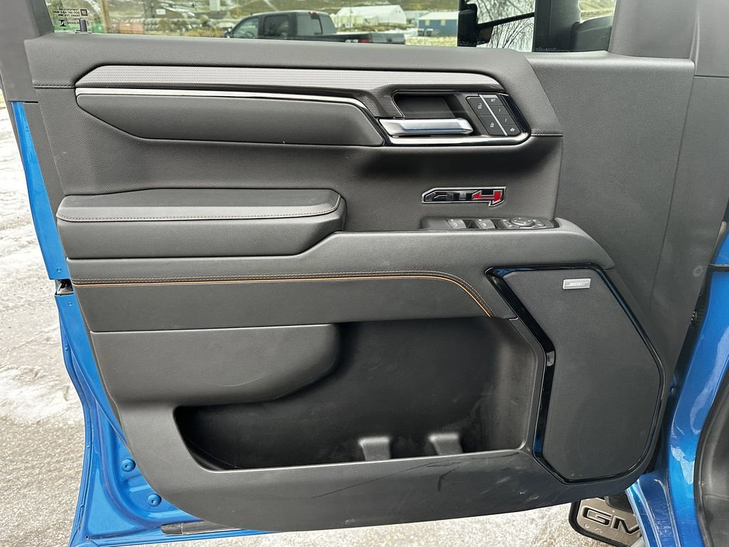 Used 2023 GMC Sierra 1500 AT4 w/ Technology Package image 9
