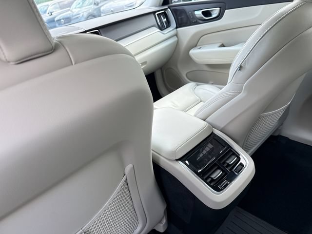 Certified 2024 Volvo XC60 B5 Ultimate w/ Protection Package Premier AWD/4WD image 26