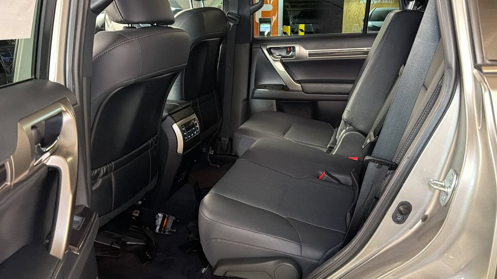 Used 2021 Lexus GX 460 Premium w/ Premium Package AWD/4WD image 14