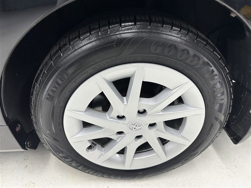 Used 2016 Toyota Prius V Four image 16