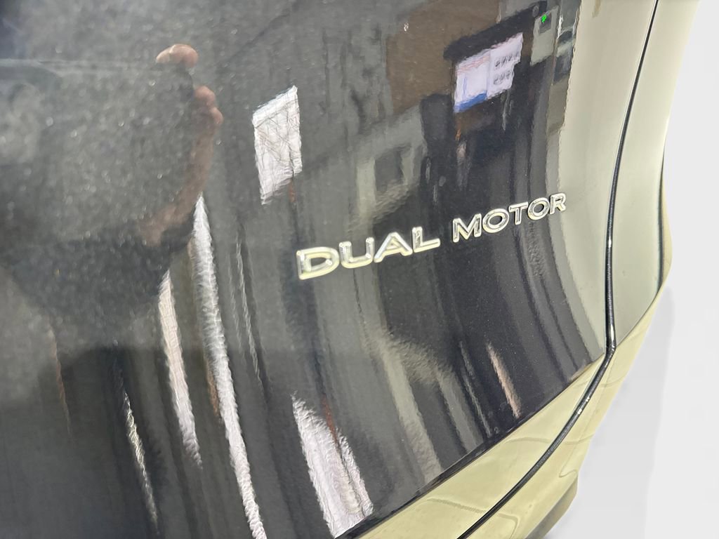 Used 2024 Tesla Model Y Long Range image 23