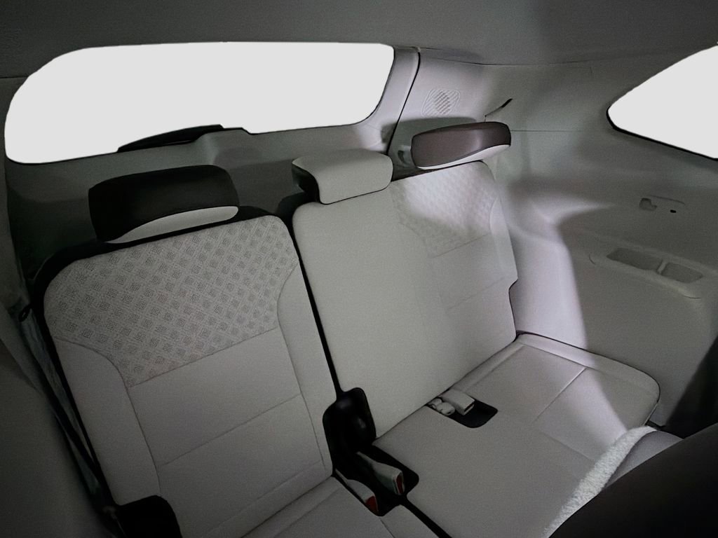 Used 2024 GMC Acadia Denali w/ Super Cruise Package image 28