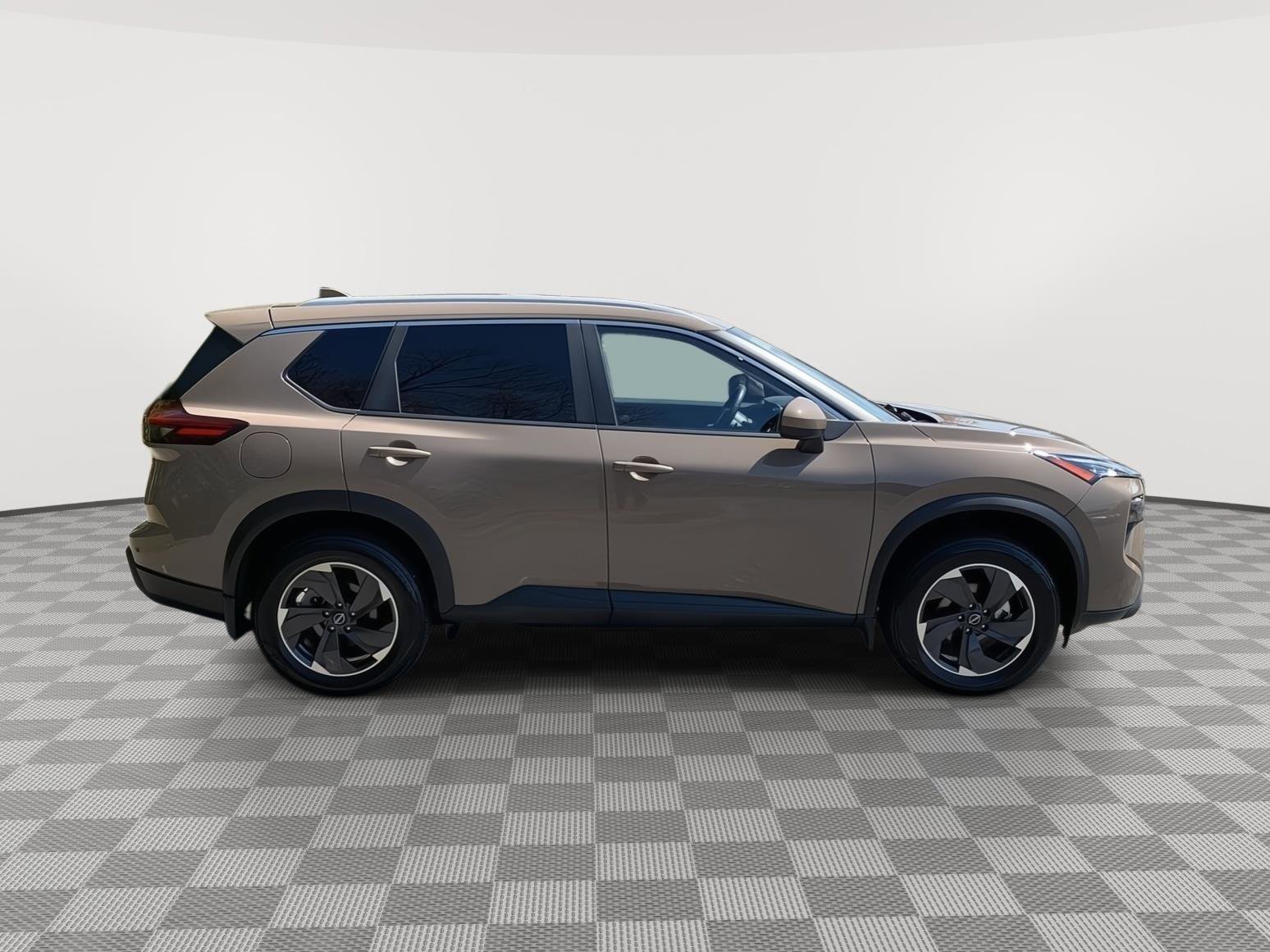 Certified 2024 Nissan Rogue SV w/ SV Premium Package image 6
