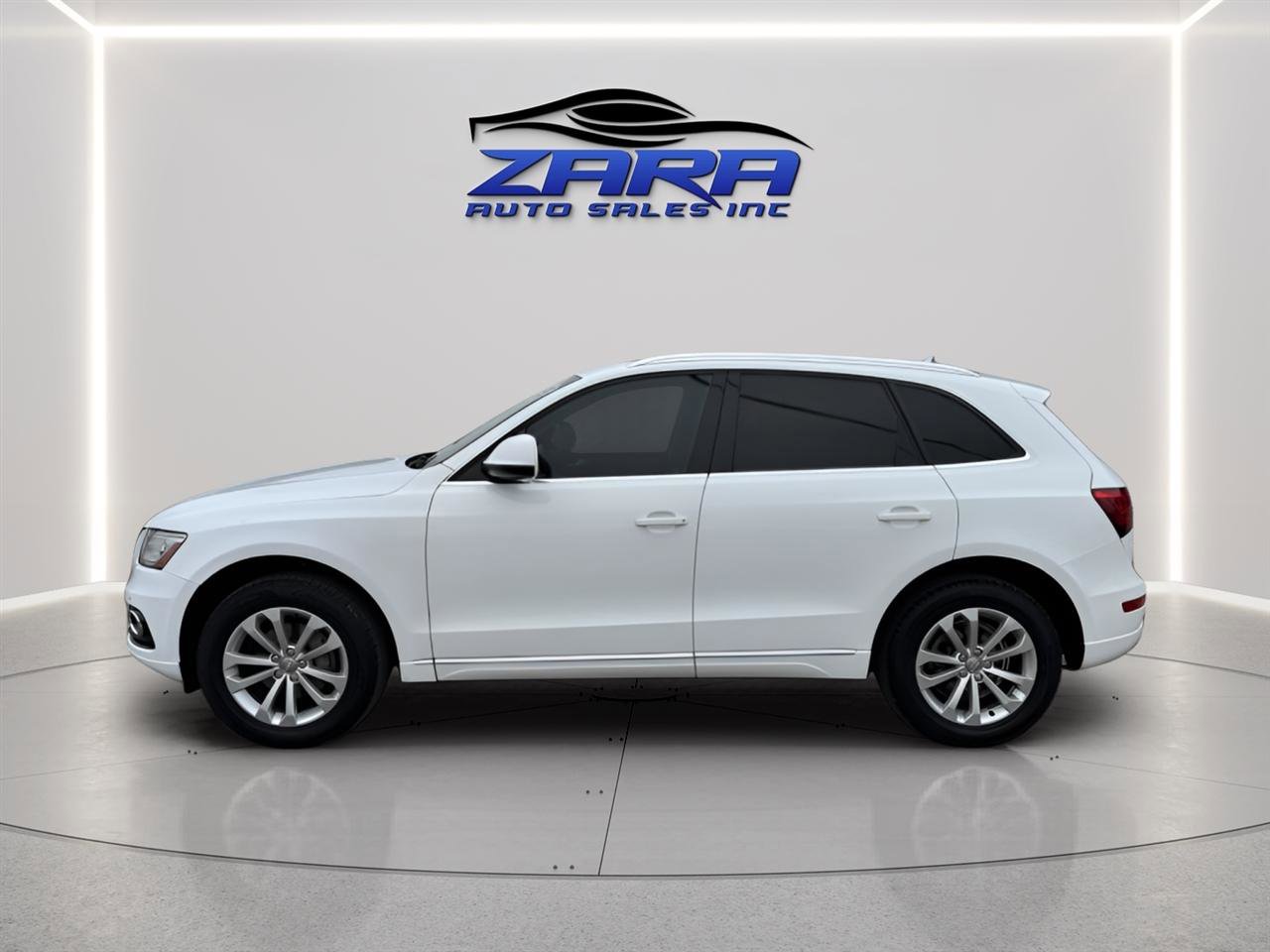 Used 2014 Audi Q5 2.0T Premium w/ Lighting Package AWD/4WD image 3