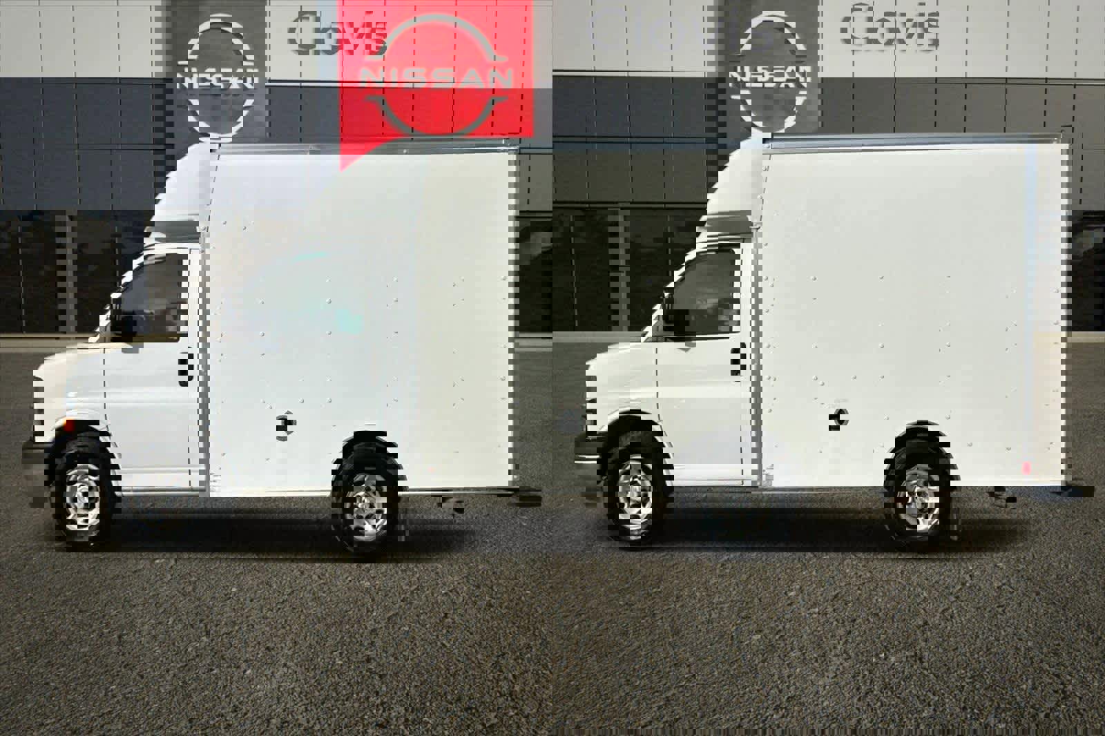 Used 2019 Chevrolet Express 3500 w/ Driver Convenience Package image 6