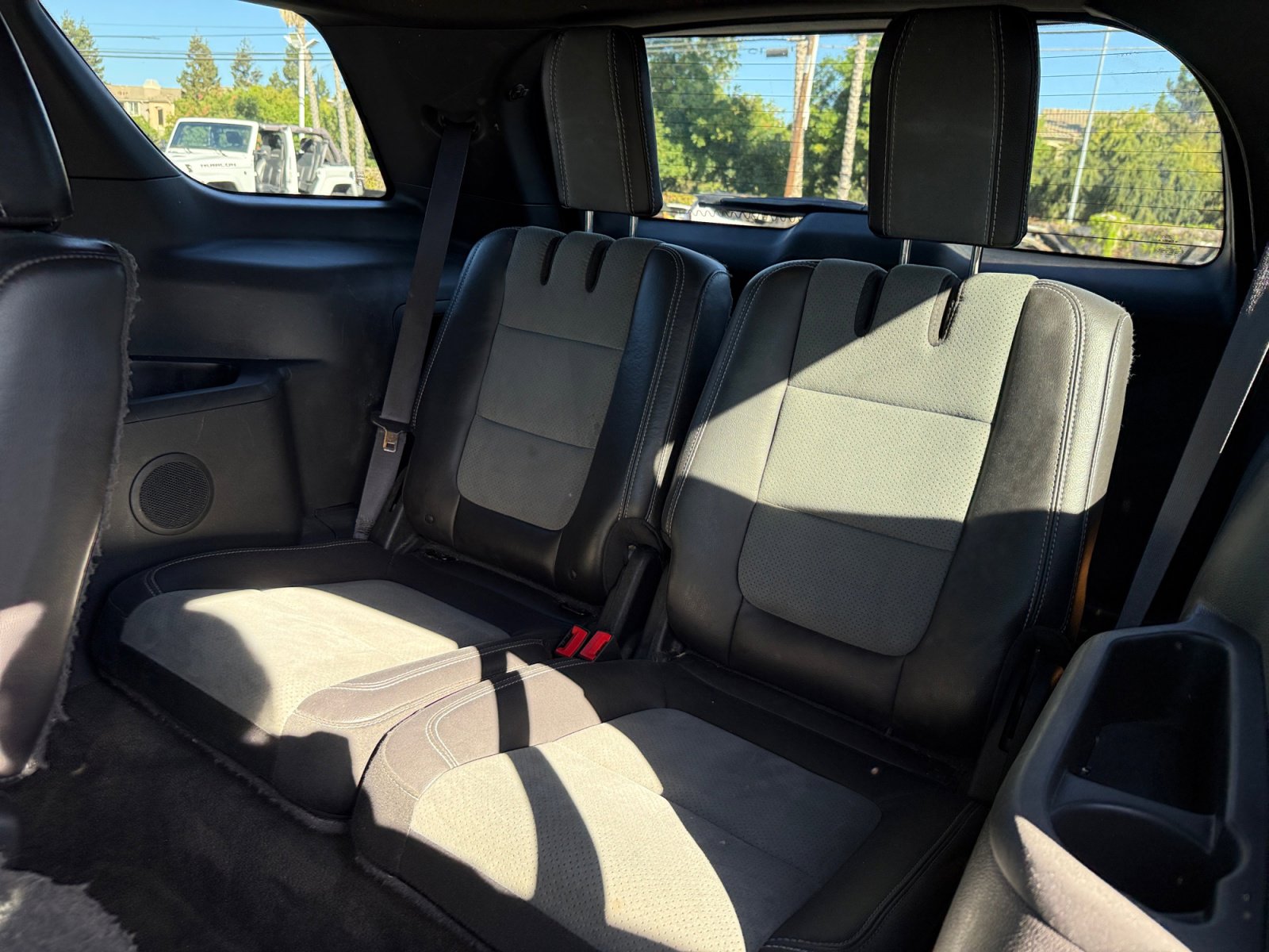 Used 2015 Ford Explorer XLT w/ Equipment Group 202B image 21