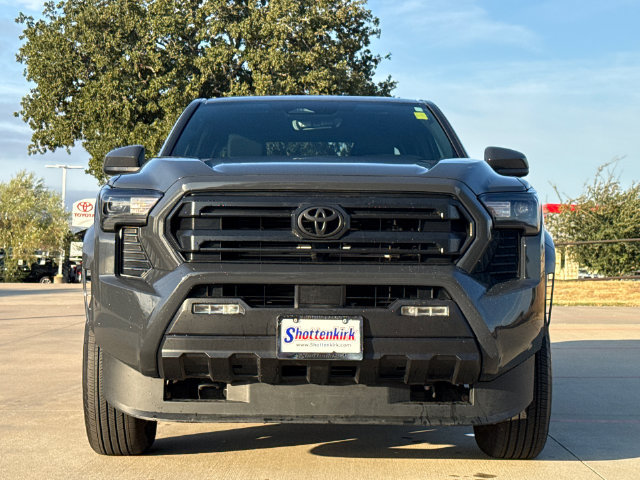 Used 2025 Toyota Tacoma SR5 AWD/4WD image 2