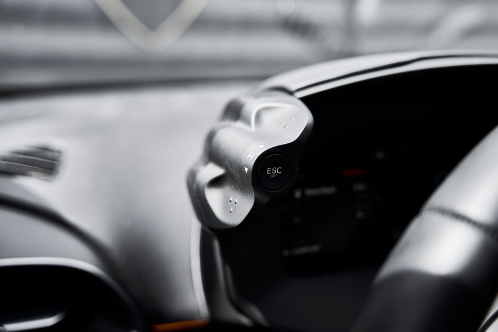 Used 2024 McLaren Artura image 54