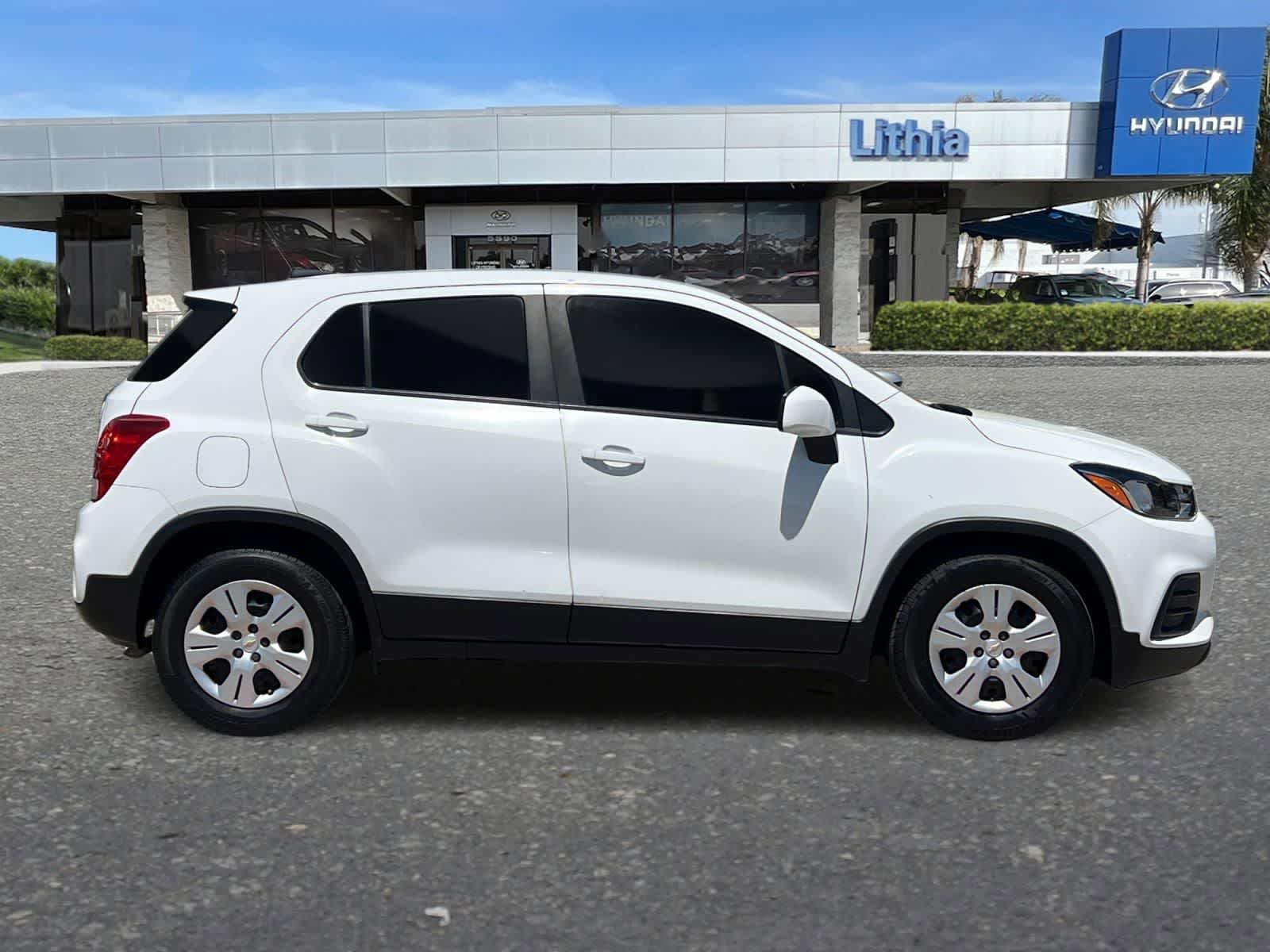 Used 2018 Chevrolet Trax LS FWD image 9