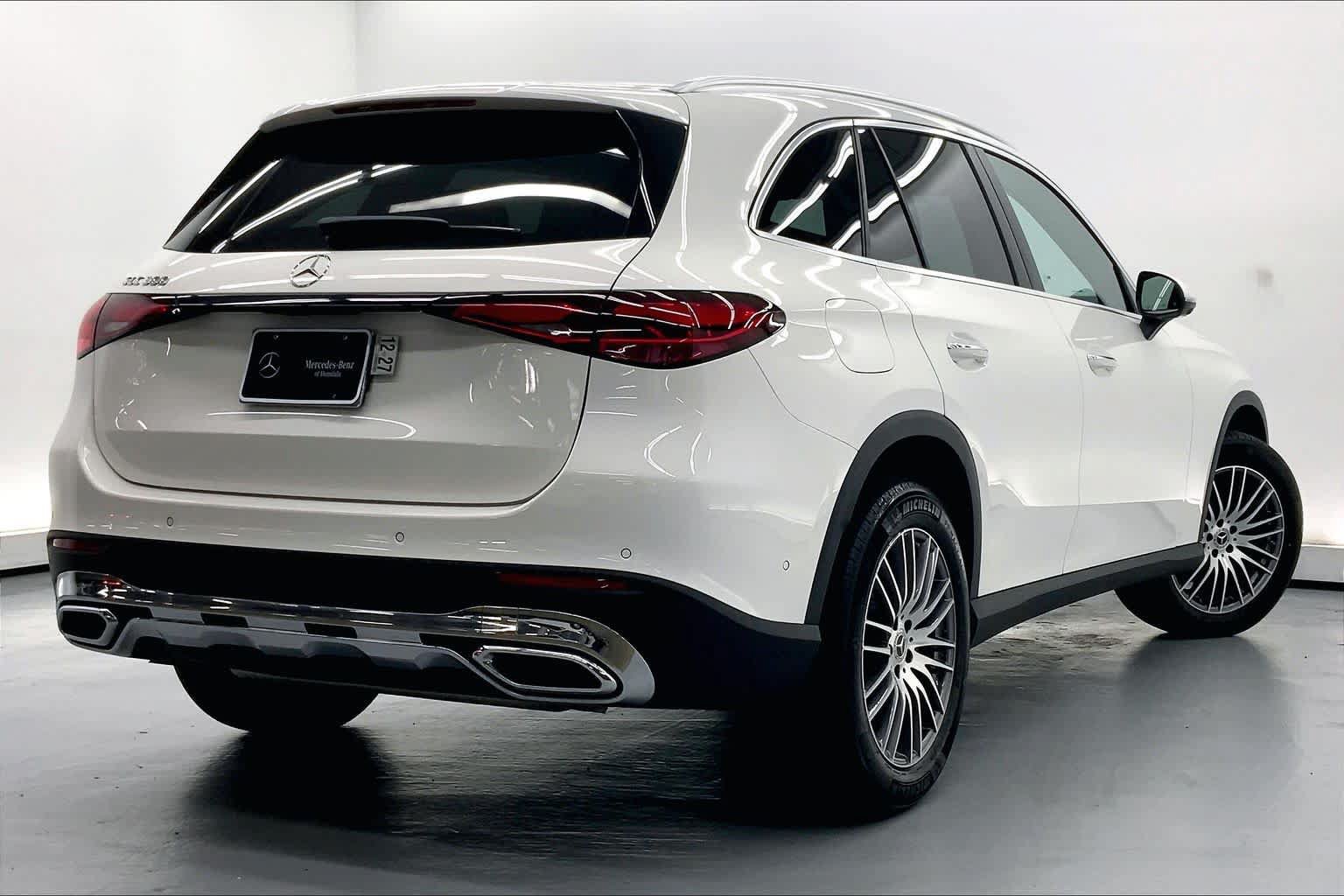 Used 2026 Mercedes-Benz GLC 300 image 4
