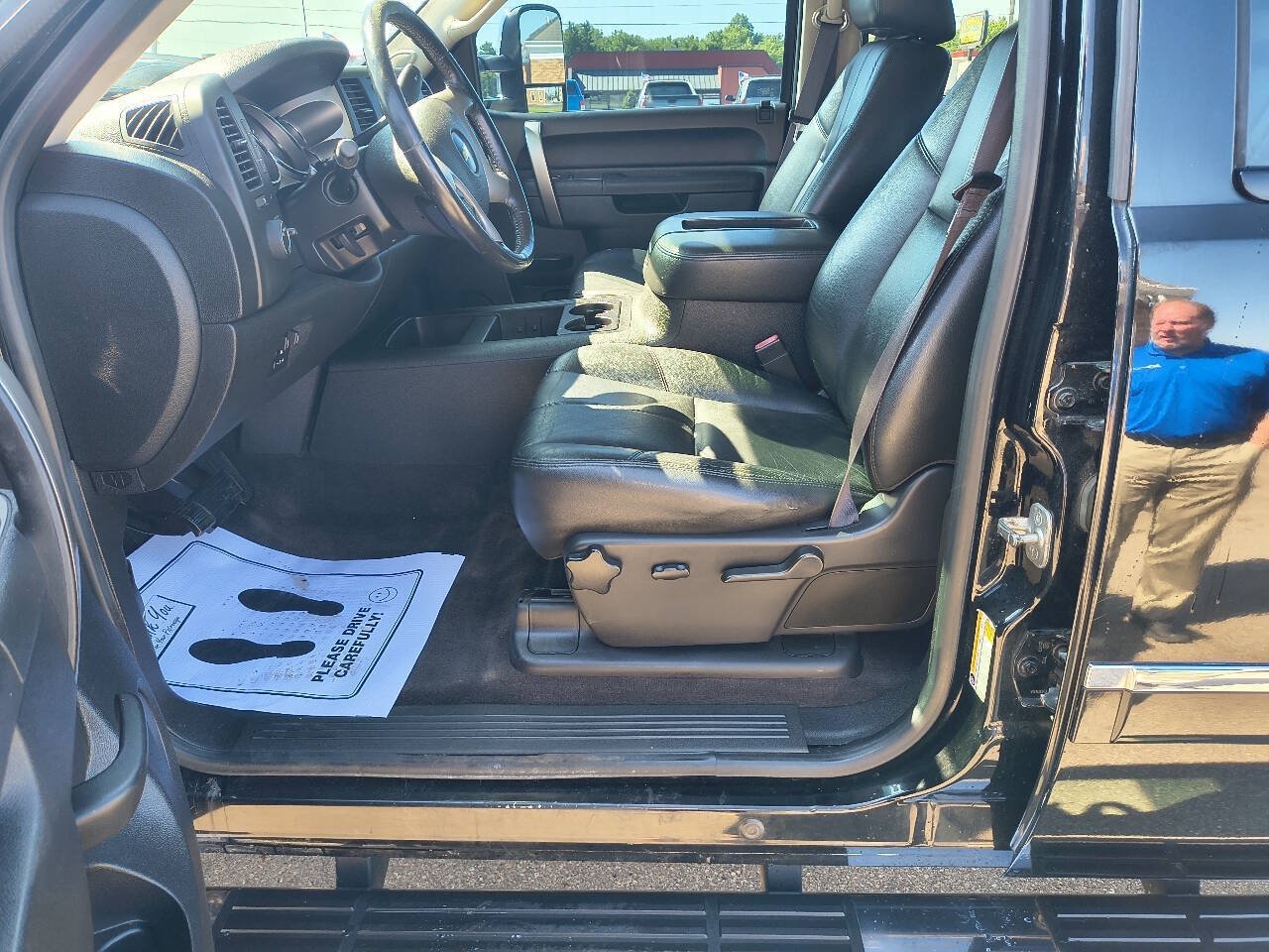 Used 2014 Chevrolet Silverado 2500 LT w/ Custom Sport Truck Package AWD/4WD image 17