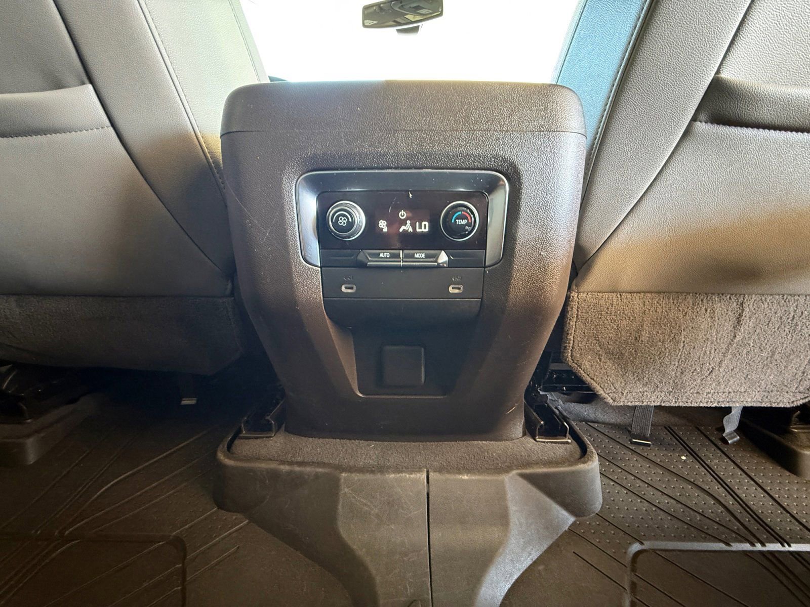 Used 2021 Chevrolet Tahoe Z71 image 23