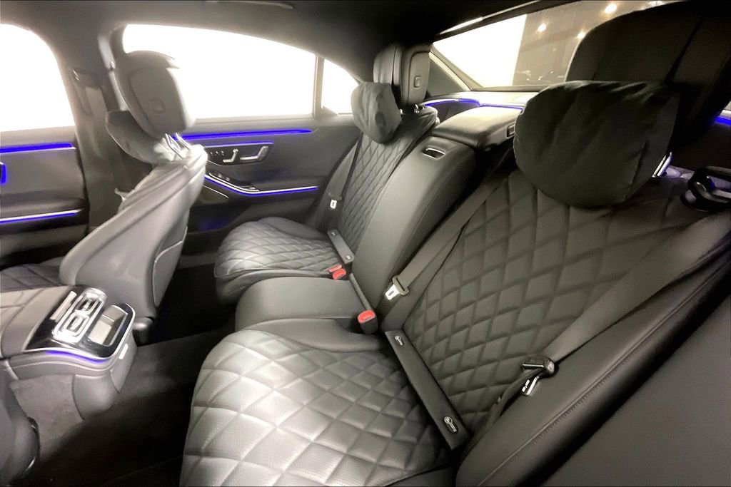 Used 2023 Mercedes-Benz S 580e 4MATIC Sedan image 18