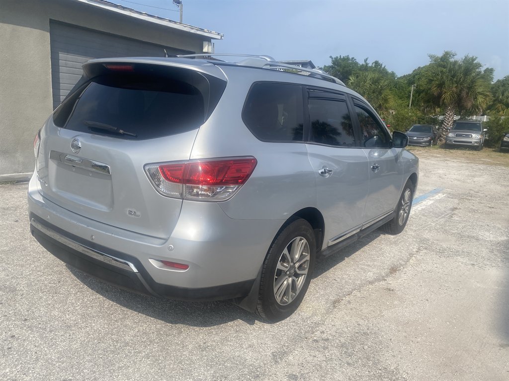Used 2013 Nissan Pathfinder SL FWD image 7